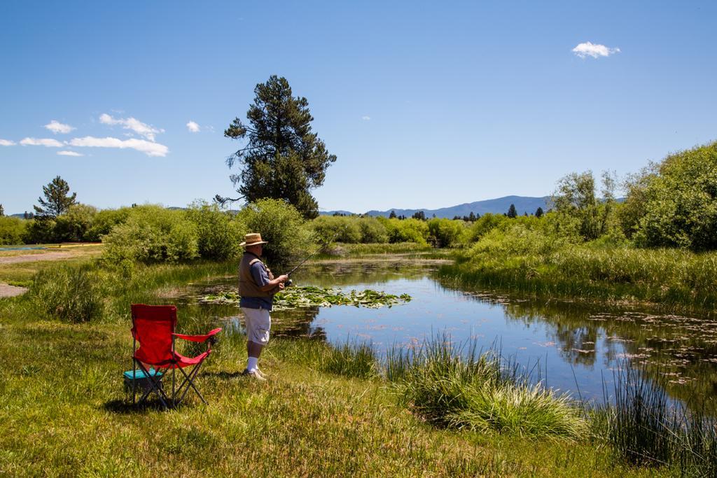 Bend-Sunriver Camping Resort Two-Bedroom Cabin 7 エクステリア 写真