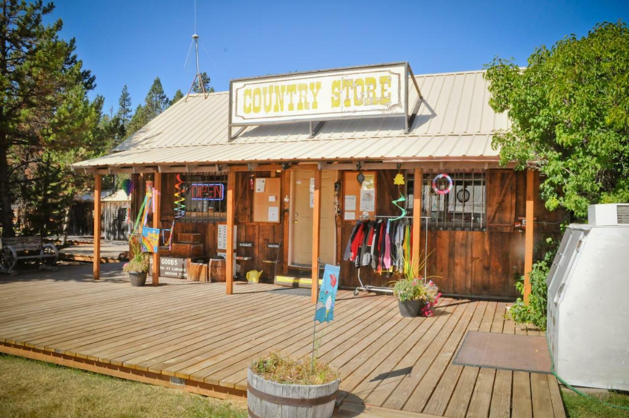 Bend-Sunriver Camping Resort Two-Bedroom Cabin 7 エクステリア 写真