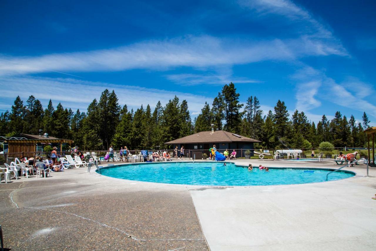 Bend-Sunriver Camping Resort Two-Bedroom Cabin 7 エクステリア 写真