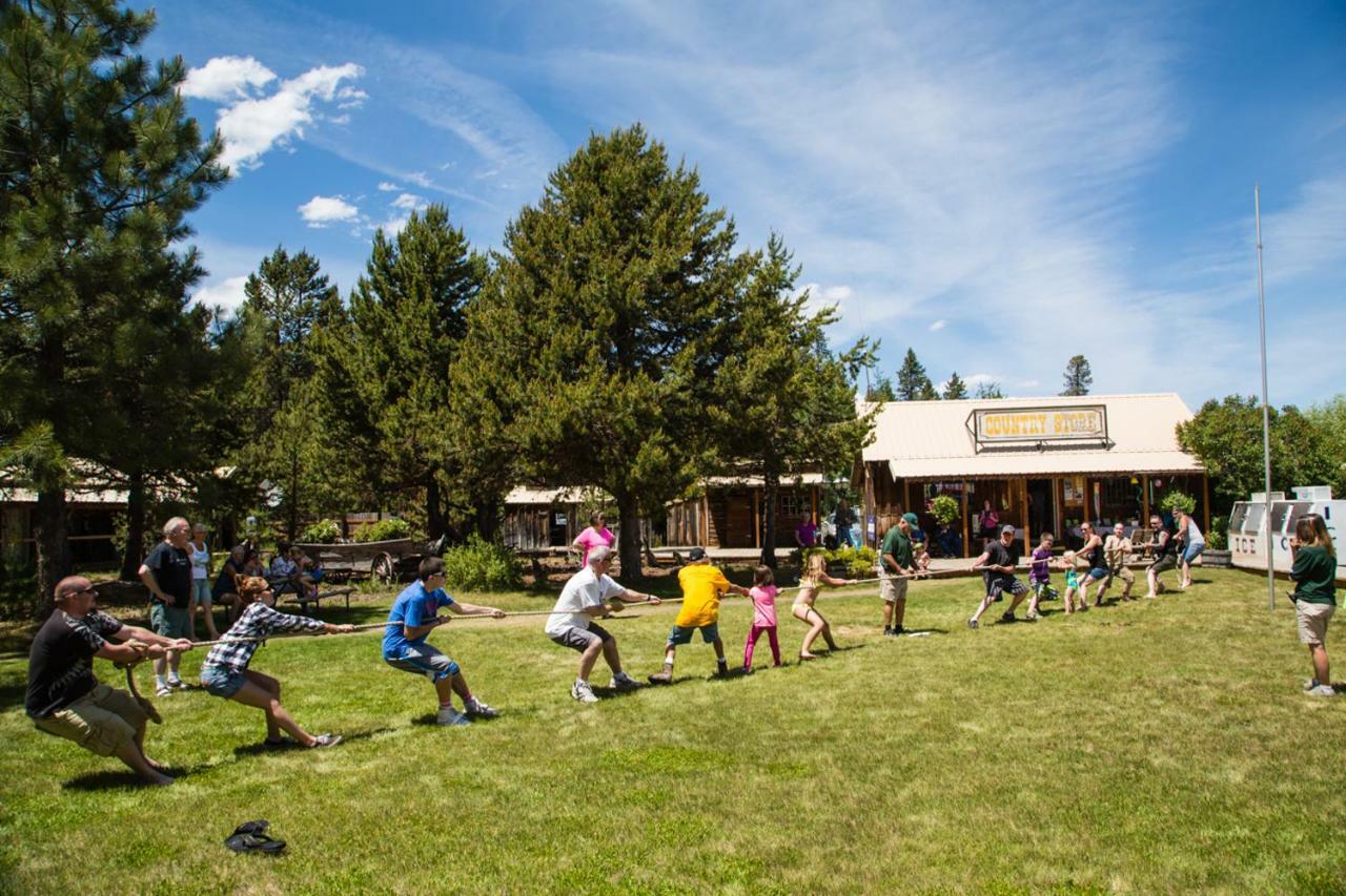 Bend-Sunriver Camping Resort Two-Bedroom Cabin 7 エクステリア 写真